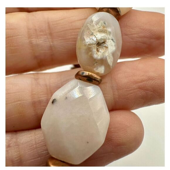 Rose quartz agate and copper disc beaded stretchy bracelet - Picture 7 of 9